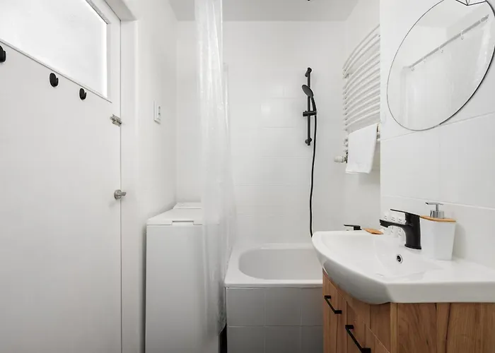 Apartment 8th Floor View By Bookinghost