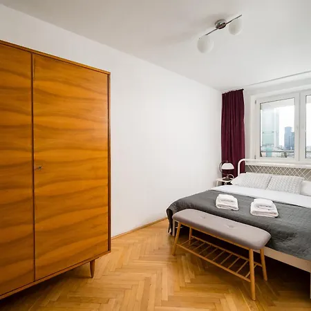 8th Floor View By Bookinghost Apartman